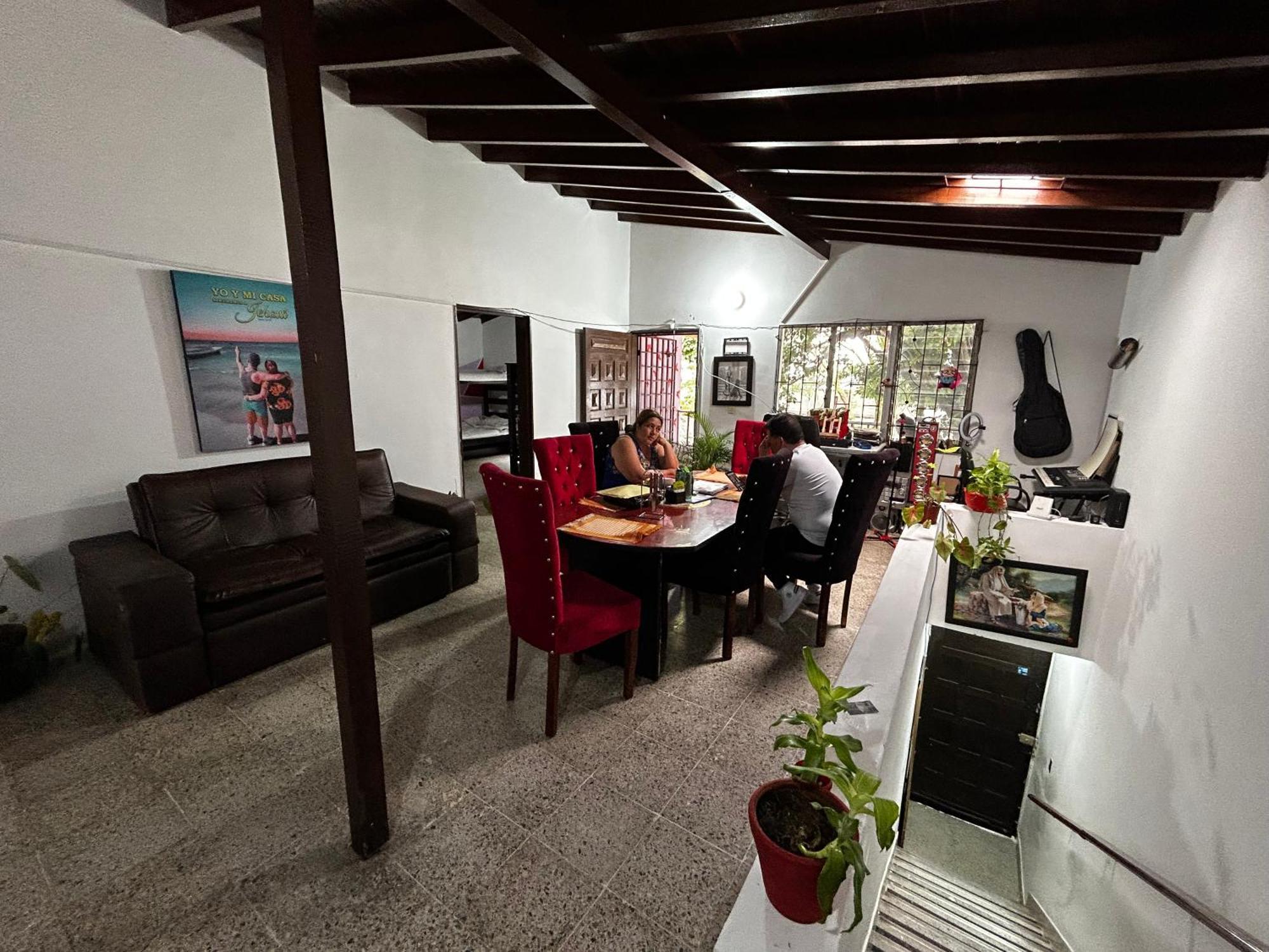 Hostel Urban City Medellin Bagian luar foto