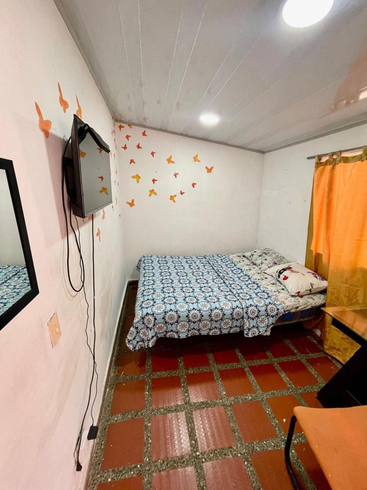 Hostel Urban City Medellin Bagian luar foto