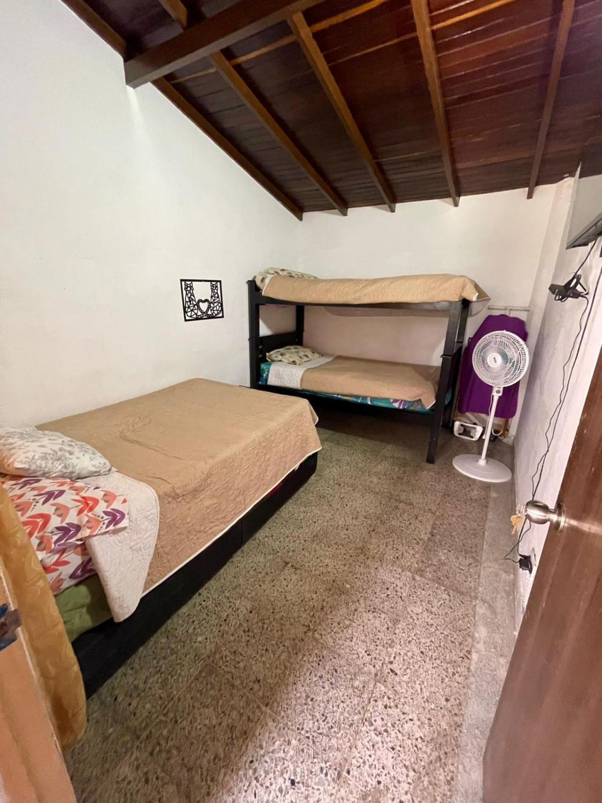 Hostel Urban City Medellin Bagian luar foto