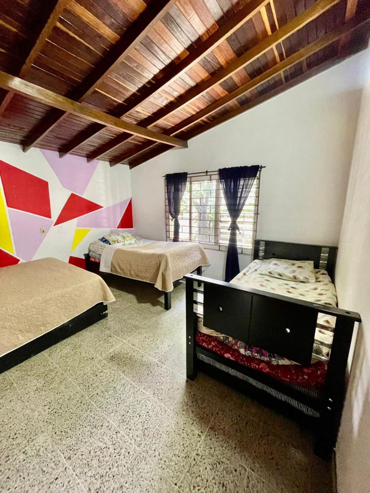 Hostel Urban City Medellin Bagian luar foto
